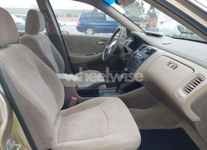 Photo 5 of 2002 Honda Accord 2.3 LX (VIN 3HGCG66512G700480)