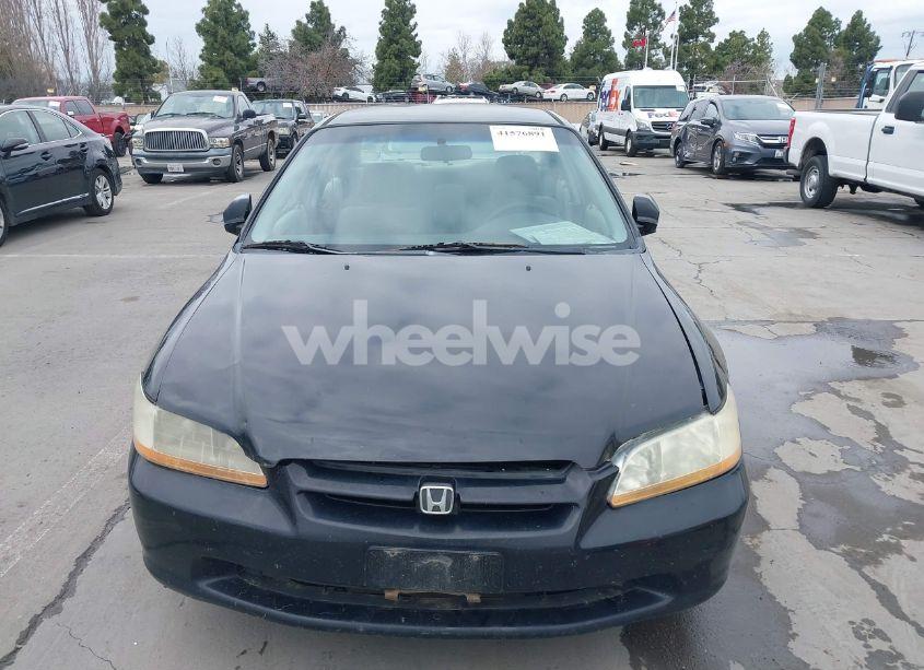 Photo 6 of 2002 Honda Accord 2.3 LX (VIN 3HGCG66532G707396)