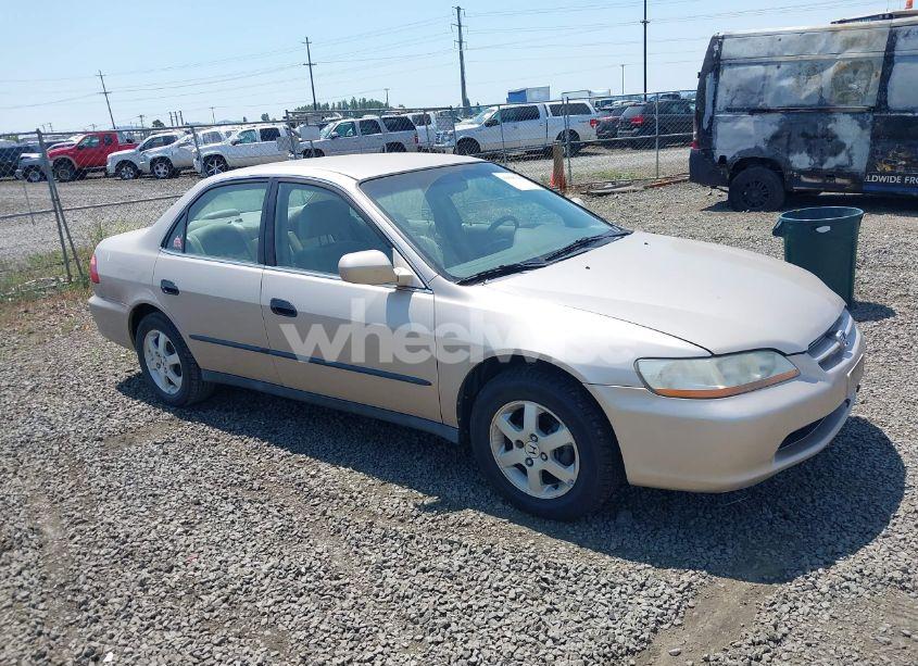 2000 Honda Accord 2.3 LX (VIN 3HGCG6653YG700263) main photo