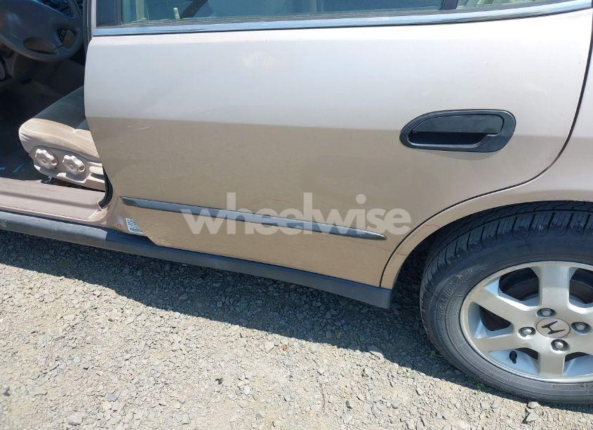 Photo 6 of 2000 Honda Accord 2.3 LX (VIN 3HGCG6653YG700263)