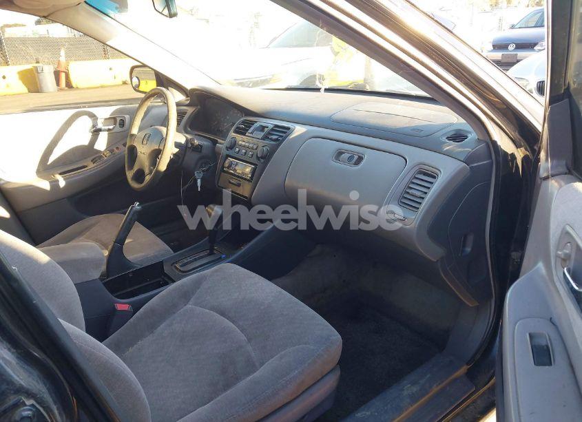 Photo 5 of 2002 Honda Accord 2.3 LX (VIN 3HGCG66542G701042)