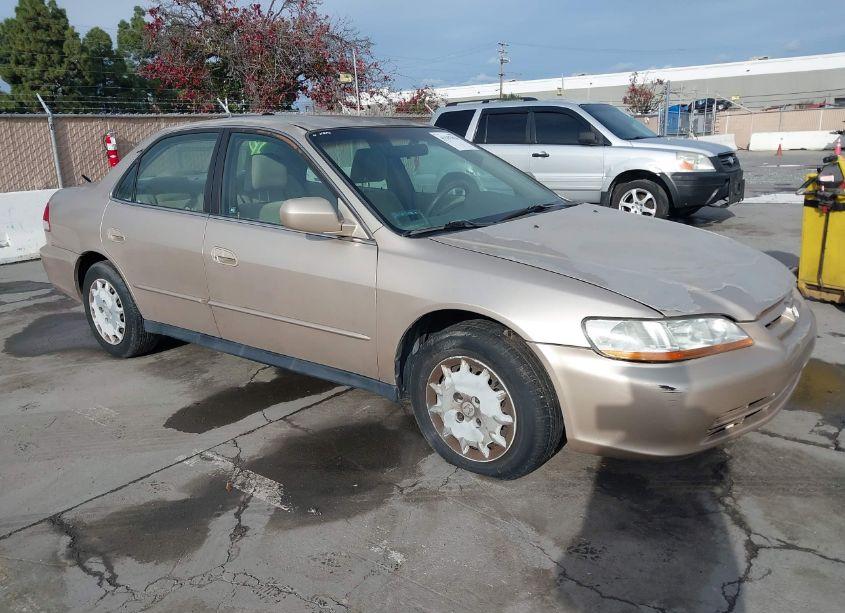 2002 Honda Accord 2.3 LX (VIN 3HGCG66552G704516) main photo