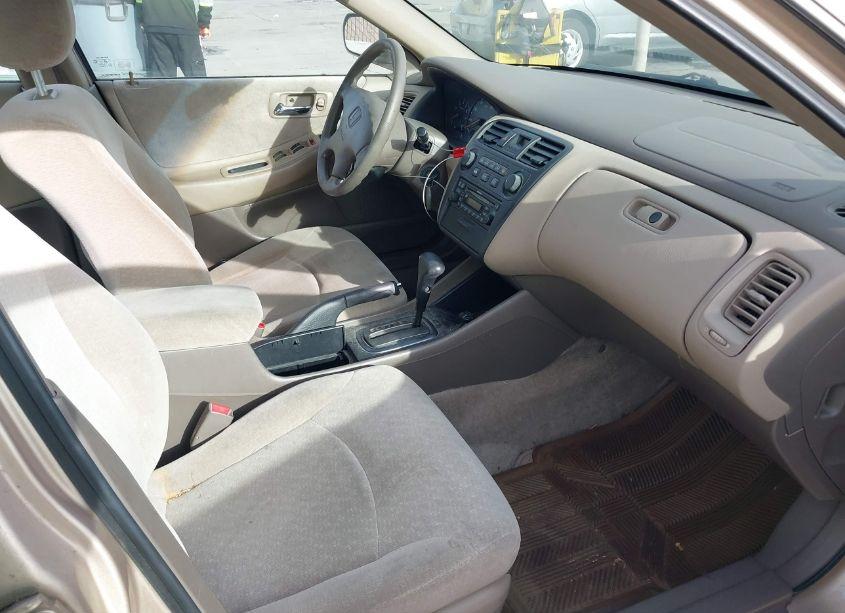 Photo 5 of 2002 Honda Accord 2.3 LX (VIN 3HGCG66552G704516)