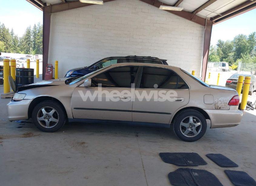 Photo 14 of 2000 Honda Accord 2.3 LX (VIN 3HGCG6656YG703724)