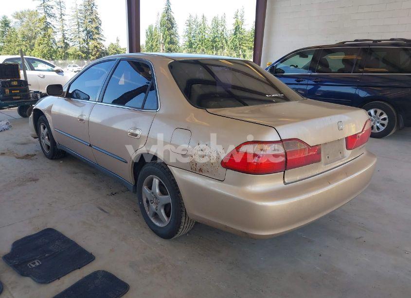 Photo 3 of 2000 Honda Accord 2.3 LX (VIN 3HGCG6656YG703724)