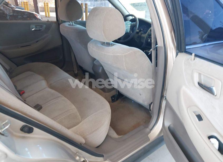 Photo 8 of 2000 Honda Accord 2.3 LX (VIN 3HGCG6656YG703724)