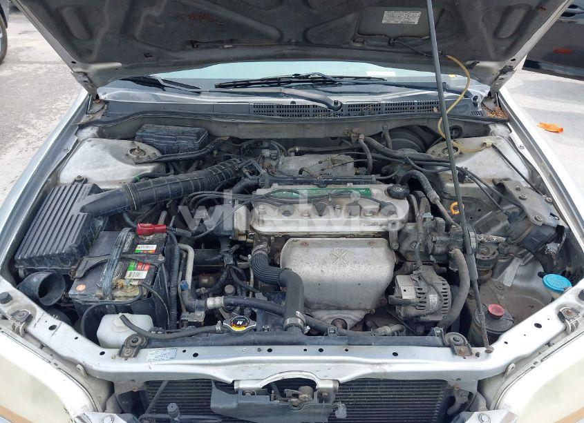 Photo 10 of 2000 Honda Accord 2.3 LX (VIN 3HGCG6657YG704932)