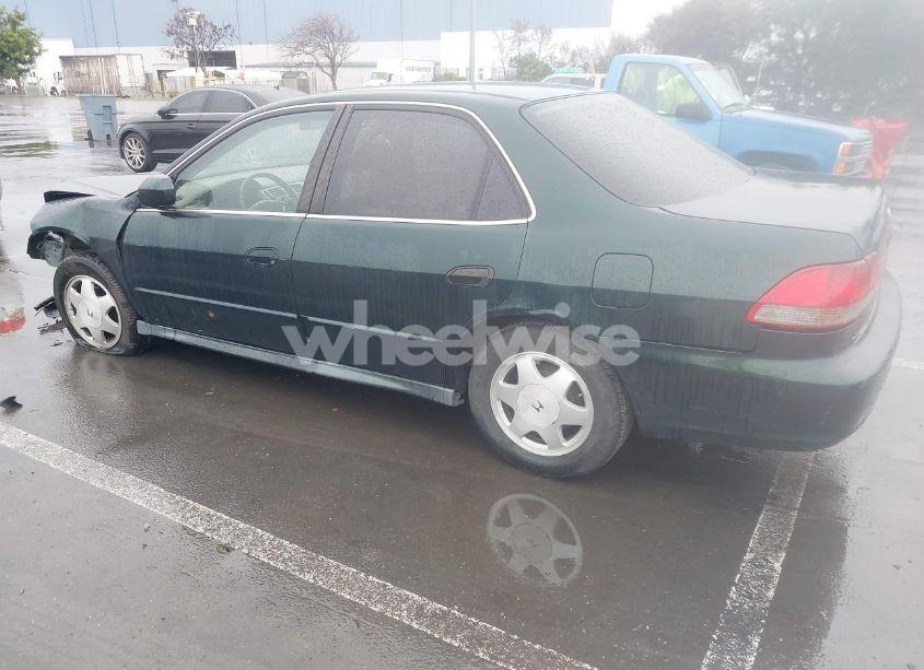 Photo 3 of 2001 Honda Accord 2.3 LX (VIN 3HGCG665X1G700704)