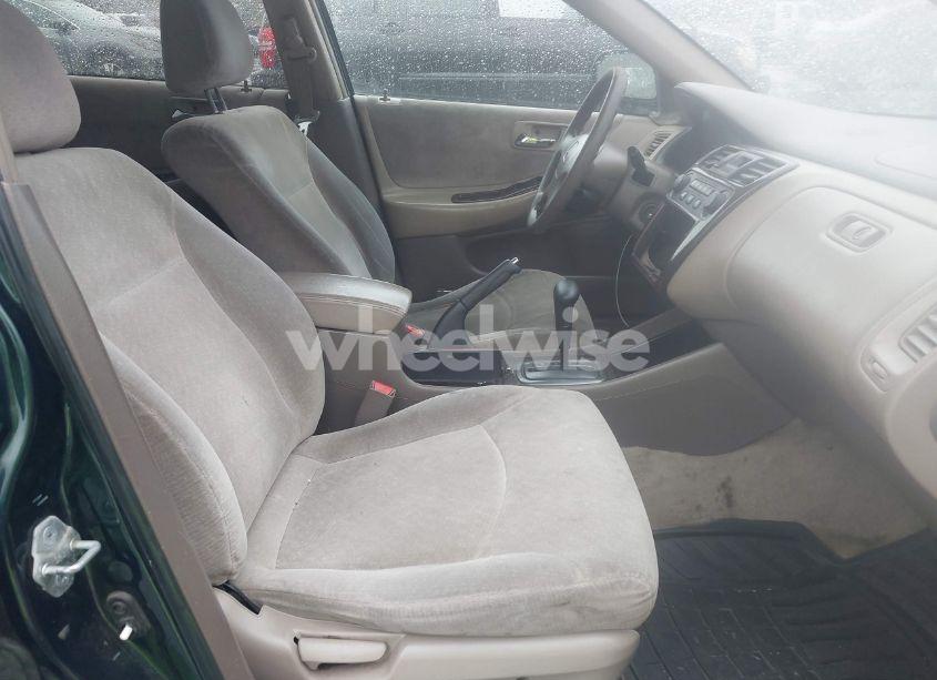 Photo 5 of 2001 Honda Accord 2.3 LX (VIN 3HGCG665X1G700704)