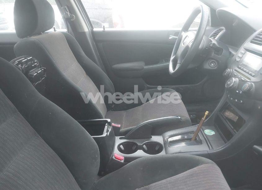 Photo 5 of 2004 Honda Accord 2.4 LX (VIN 3HGCM56314G701293)