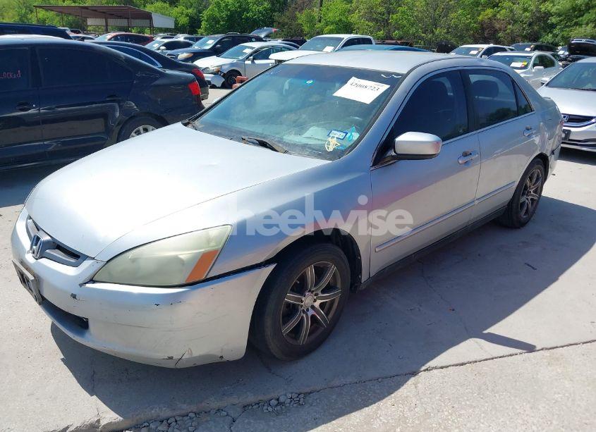 Photo 2 of 2003 Honda Accord 2.4 LX (VIN 3HGCM56323G709756)