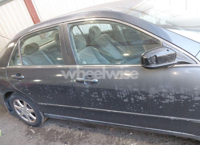 Photo 13 of 2003 Honda Accord 2.4 LX (VIN 3HGCM56333G701164)