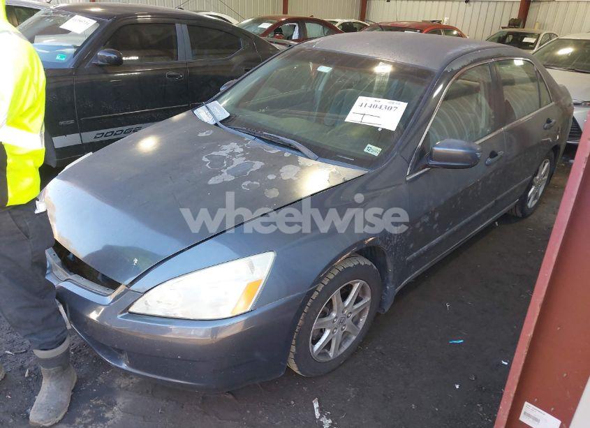 Photo 2 of 2003 Honda Accord 2.4 LX (VIN 3HGCM56333G701164)