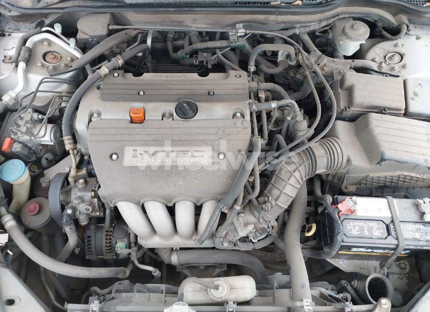 Photo 10 of 2003 Honda Accord 2.4 LX (VIN 3HGCM56333G709703)