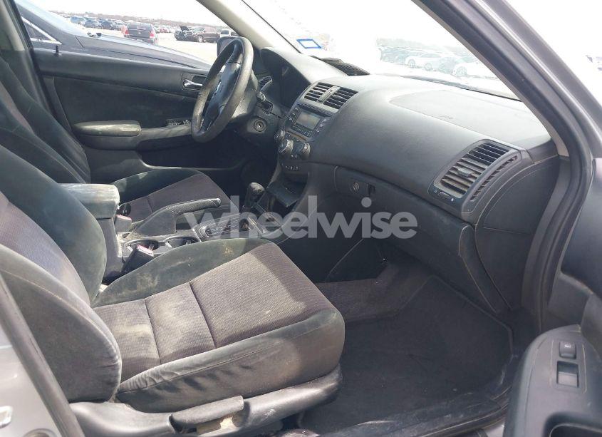 Photo 5 of 2004 Honda Accord 2.4 LX (VIN 3HGCM56344G700882)
