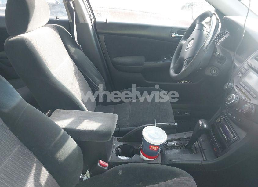 Photo 5 of 2004 Honda Accord 2.4 LX (VIN 3HGCM56374G701315)