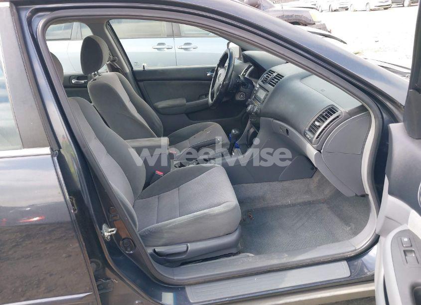 Photo 5 of 2004 Honda Accord 2.4 LX (VIN 3HGCM56384G705180)