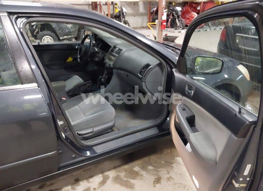 Photo 5 of 2006 Honda Accord 2.4 LX (VIN 3HGCM56416G701354)