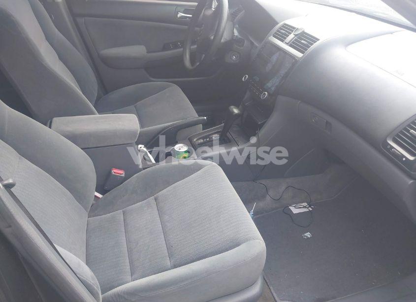 Photo 5 of 2005 Honda Accord 2.4 LX (VIN 3HGCM56445G711505)