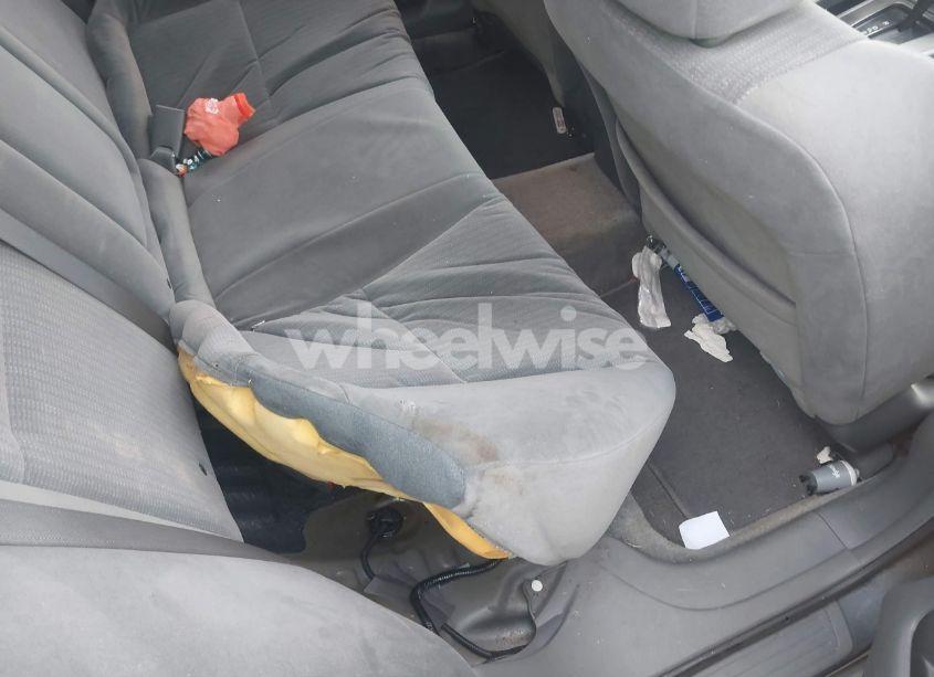 Photo 8 of 2005 Honda Accord 2.4 LX (VIN 3HGCM56445G711505)