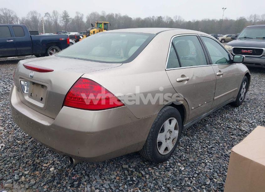 Photo 4 of 2006 Honda Accord 2.4 LX (VIN 3HGCM56446G703339)