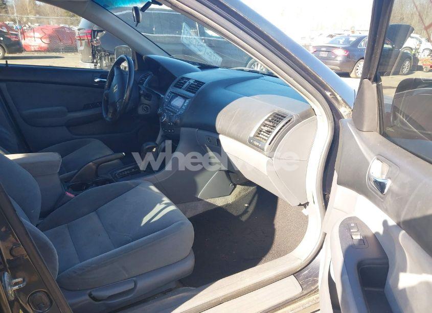 Photo 5 of 2006 Honda Accord 2.4 LX (VIN 3HGCM56466G706548)