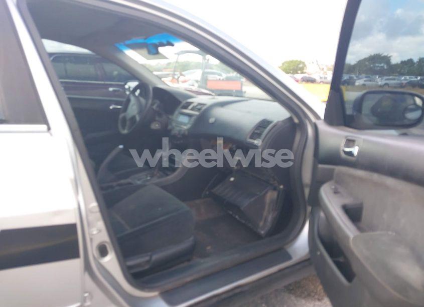 Photo 5 of 2006 Honda Accord 2.4 LX (VIN 3HGCM56476G701701)