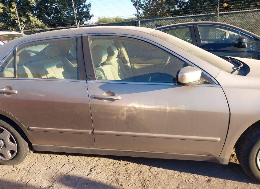 Photo 13 of 2005 Honda Accord 2.4 LX (VIN 3HGCM56485G706808)