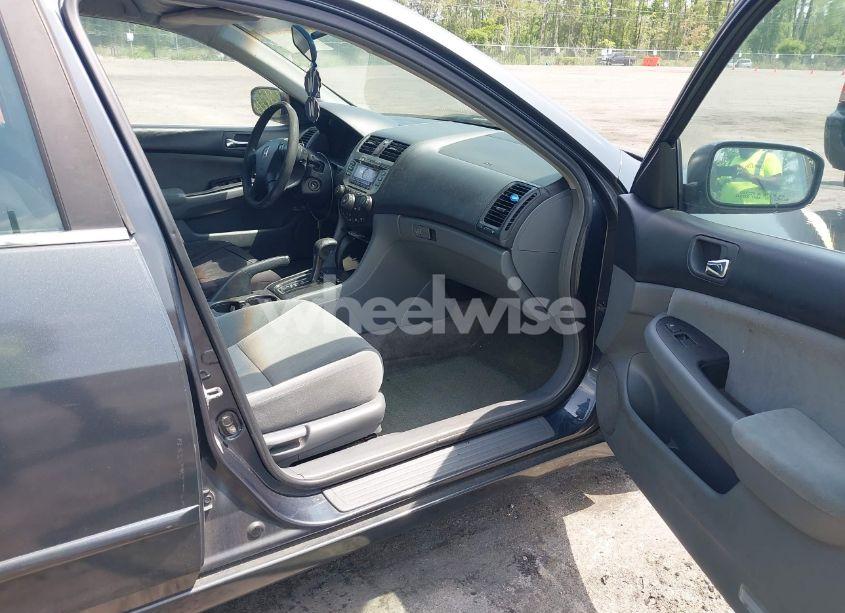 Photo 5 of 2006 Honda Accord 2.4 LX (VIN 3HGCM56486G703098)