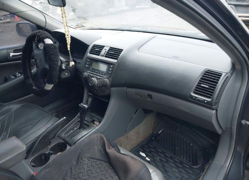 Photo 5 of 2005 Honda Accord 2.4 LX (VIN 3HGCM56495G705084)