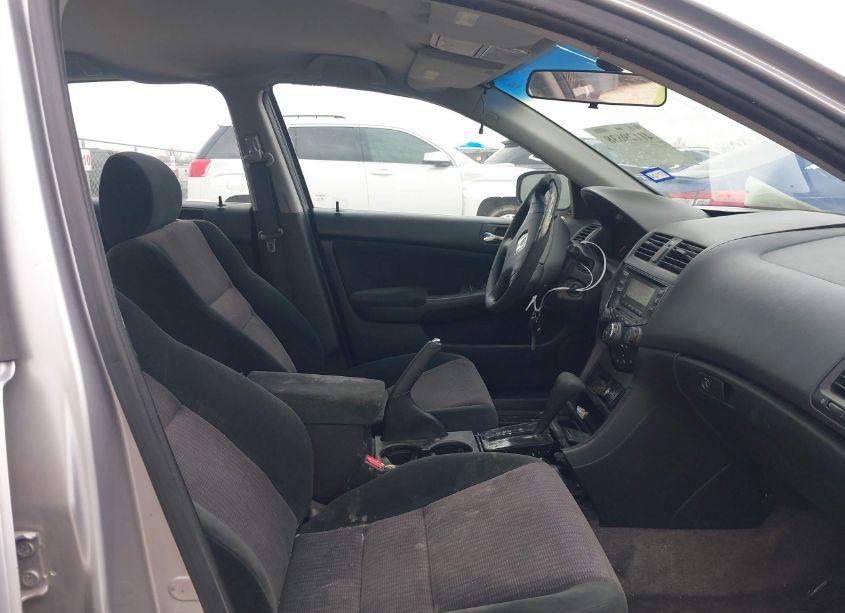 Photo 5 of 2005 Honda Accord 2.4 LX (VIN 3HGCM56495G709443)