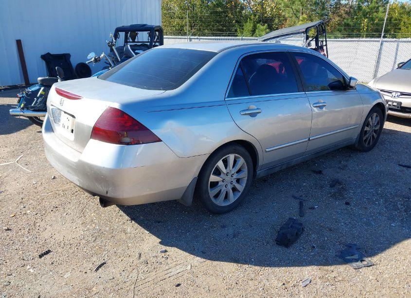 Photo 4 of 2006 Honda Accord 2.4 LX (VIN 3HGCM56496G702672)