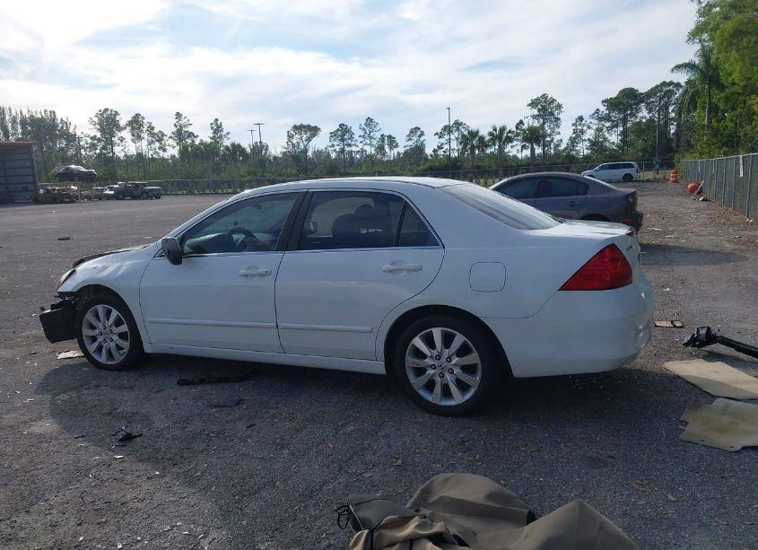 Photo 14 of 2007 Honda Accord 2.4 LX (VIN 3HGCM564X7G703640)
