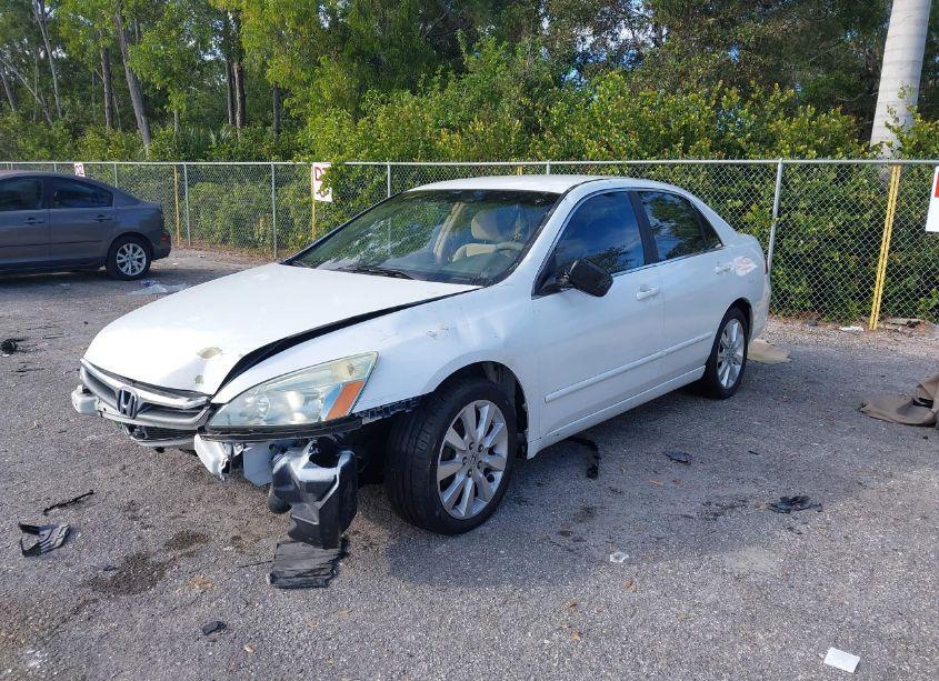 Photo 2 of 2007 Honda Accord 2.4 LX (VIN 3HGCM564X7G703640)