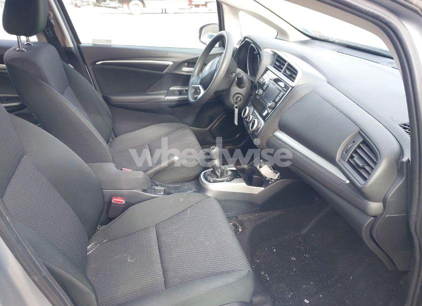 Photo 5 of 2019 Honda Fit LX (VIN 3HGGK5G43KM726127)