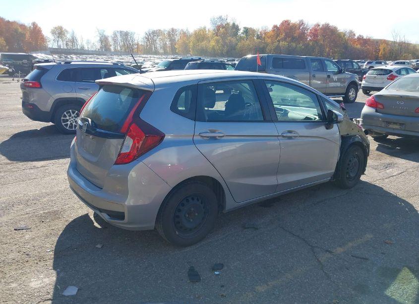 Photo 4 of 2018 Honda Fit LX (VIN 3HGGK5G47JM730468)