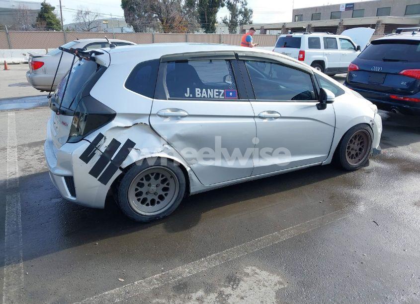 Photo 4 of 2015 Honda Fit LX (VIN 3HGGK5G55FM773903)