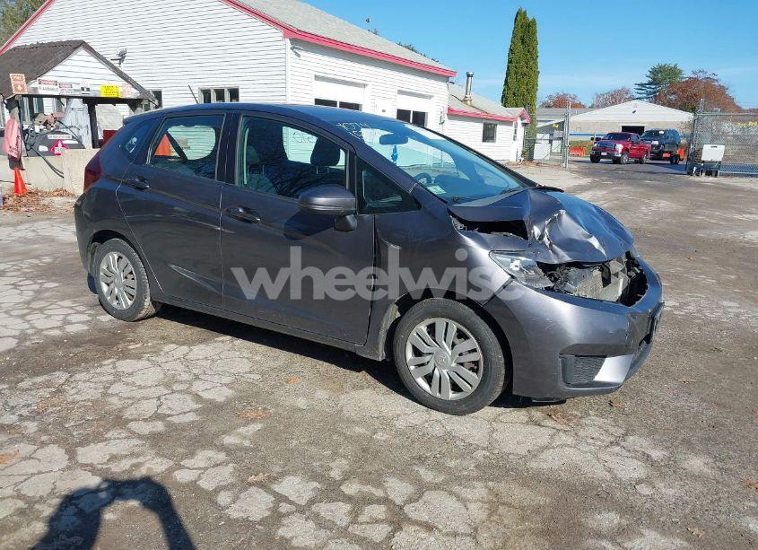 2017 Honda Fit LX (VIN 3HGGK5G56HM700994) main photo