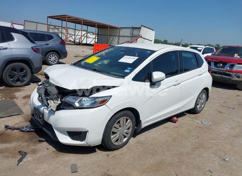 Photo 2 of 2015 Honda Fit LX (VIN 3HGGK5G57FM748159)
