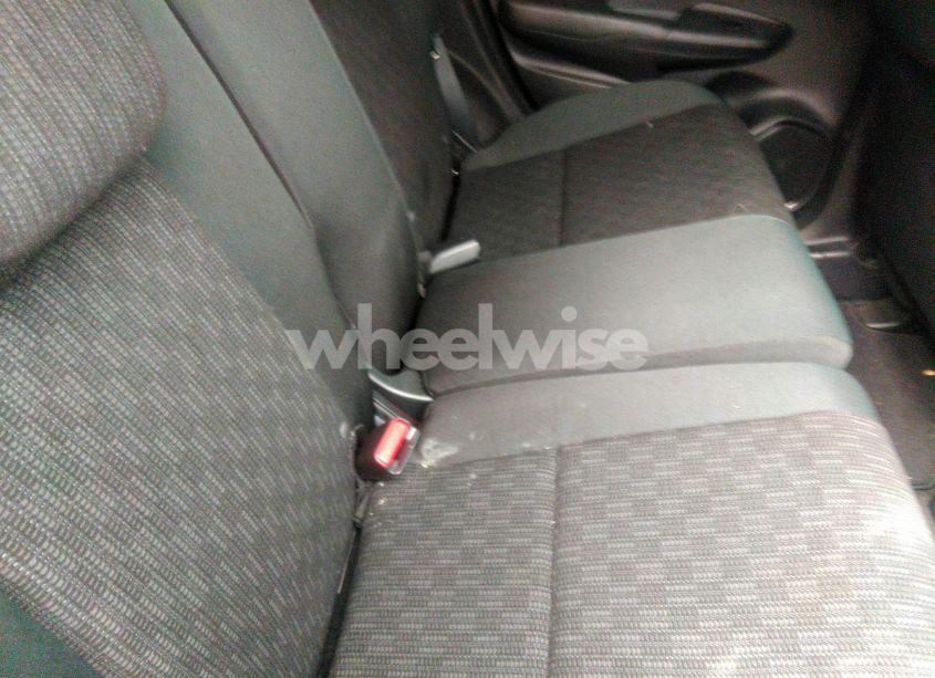 Photo 8 of 2015 Honda Fit LX (VIN 3HGGK5G59FM724638)