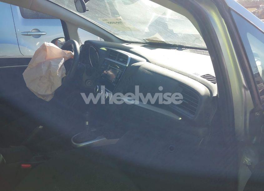 Photo 5 of 2017 Honda Fit LX (VIN 3HGGK5G59HM703503)