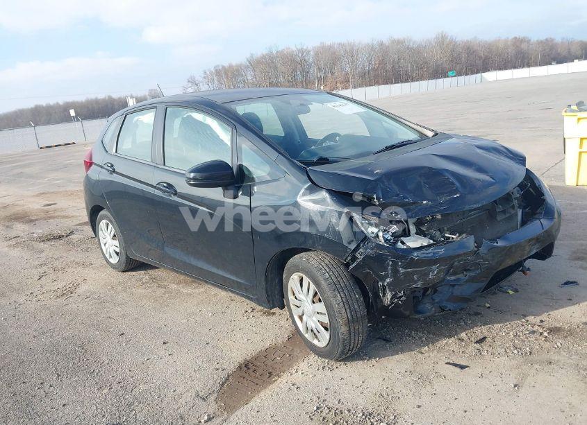 2015 Honda Fit LX (VIN 3HGGK5G5XFM754733) main photo