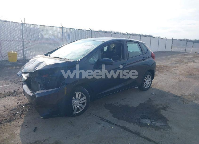 Photo 2 of 2015 Honda Fit LX (VIN 3HGGK5G5XFM754733)