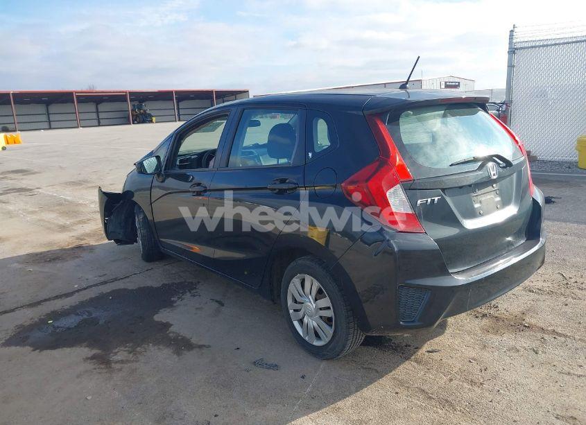 Photo 3 of 2015 Honda Fit LX (VIN 3HGGK5G5XFM754733)