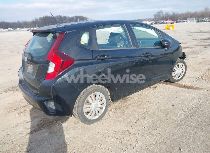 Photo 4 of 2015 Honda Fit LX (VIN 3HGGK5G5XFM754733)