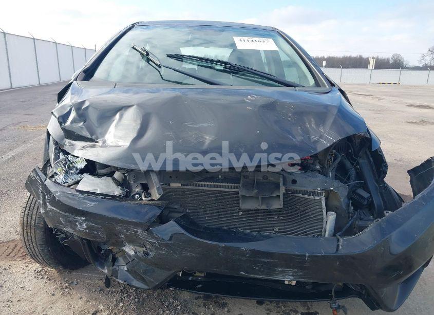 Photo 6 of 2015 Honda Fit LX (VIN 3HGGK5G5XFM754733)