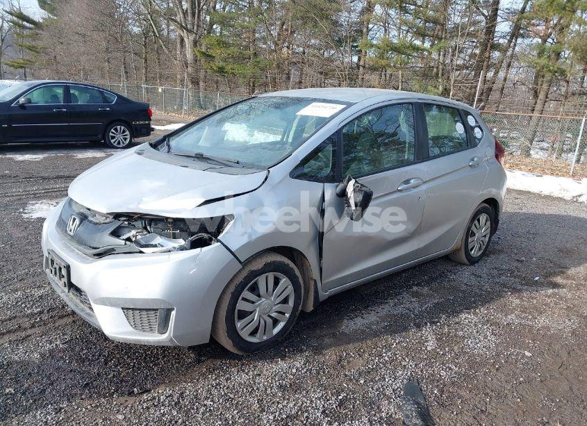 Photo 2 of 2016 Honda Fit LX (VIN 3HGGK5G5XGM700317)