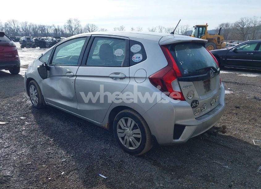 Photo 3 of 2016 Honda Fit LX (VIN 3HGGK5G5XGM700317)