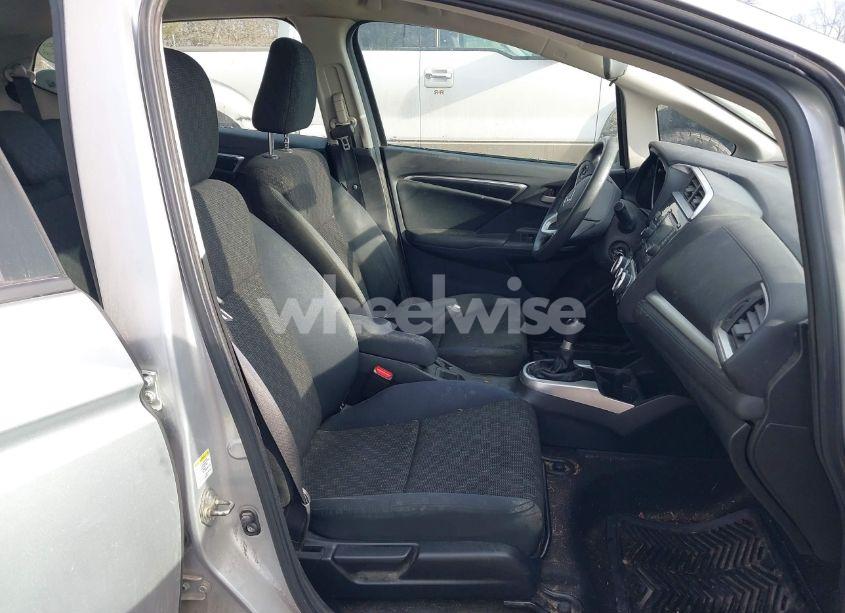 Photo 5 of 2016 Honda Fit LX (VIN 3HGGK5G5XGM700317)