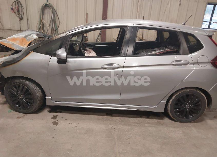 Photo 14 of 2018 Honda Fit SPORT (VIN 3HGGK5G60JM719054)